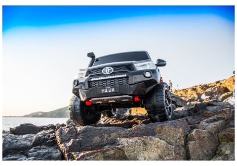 Auto na Akumulator Toyota Hilux Lakier Bluetooth Ekoskóra EVA LED